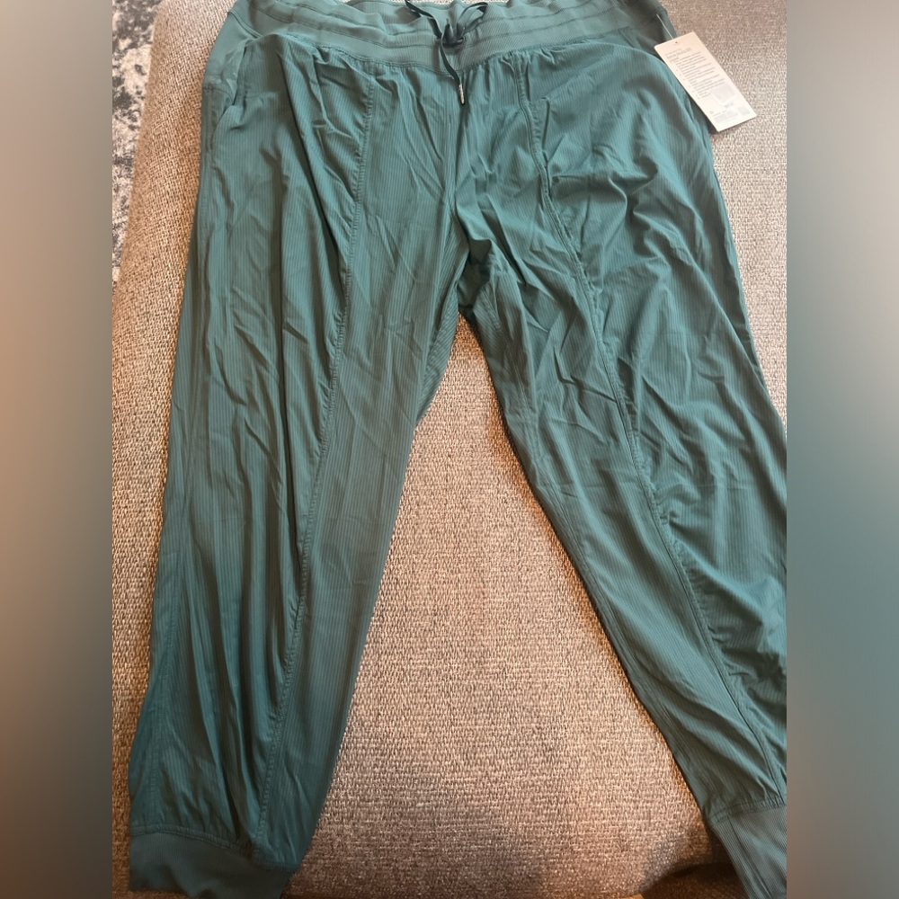 NWT :: Lululemon Dance Studio MR Jogger